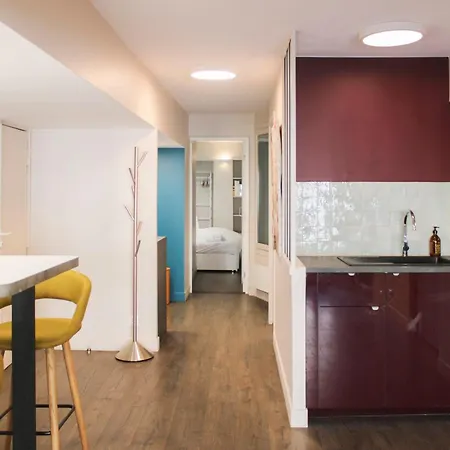 Апартаменты T2 In The Heart Of Near Louvre Museum Париж