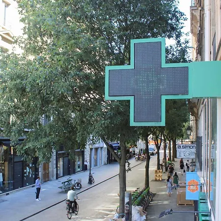 Апартаменты T2 In The Heart Of Near Louvre Museum Париж
